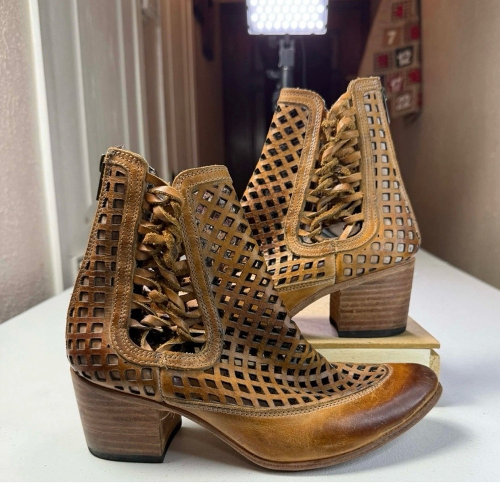 Freebird by Steven Lazor Distressed Leather Ankle Boot Brown Sz 8